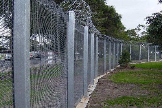 Metal Barbed Wire Mesh Anti Climb 358 Security Fence Width 1-2.4M Mesh Size 12.7X76.2MM 75MM X 12.5MM Fence Length 1-2.2